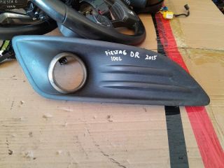 bontott FORD FIESTA VIII Jobb első Lökhárító Vakborítás