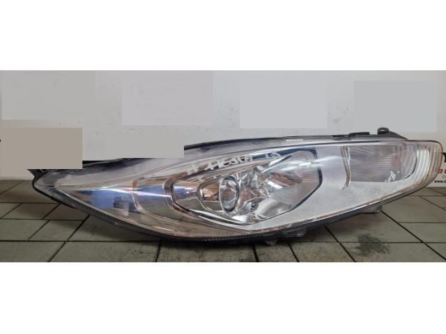 bontott FORD FIESTA VIII Jobb Fényszóró