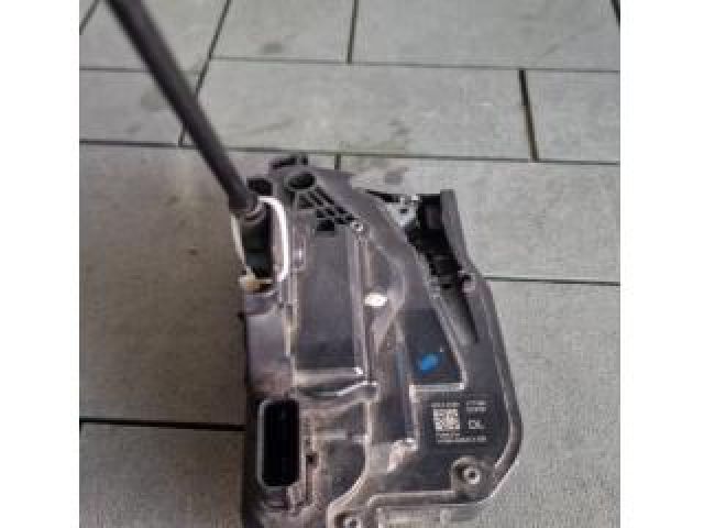 bontott FORD FIESTA VIII Jobb hátsó Ajtózár