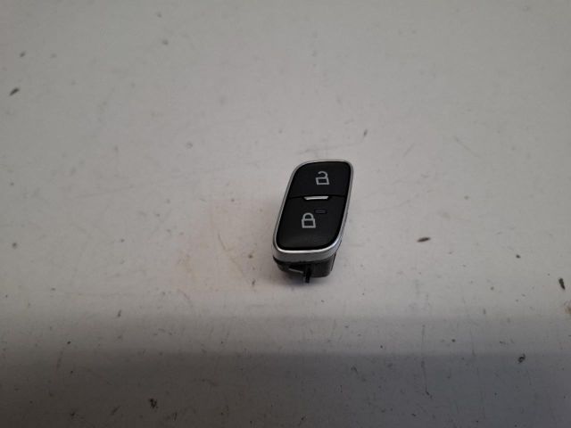 bontott FORD FIESTA VIII Központizár Kapcsoló