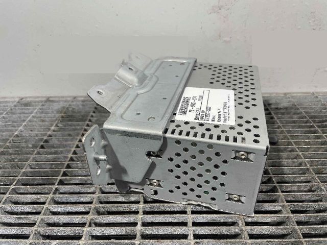 bontott FORD FIESTA VIII Rádió / CD