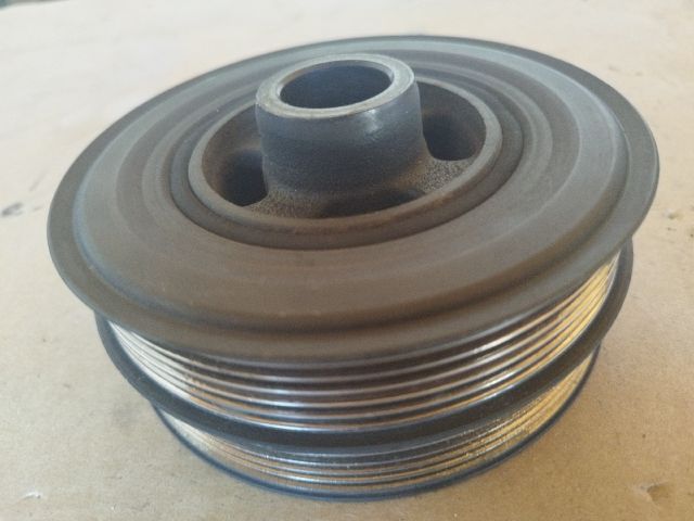 bontott FORD FOCUS C-MAX I Főtengely Szíjtárcsa