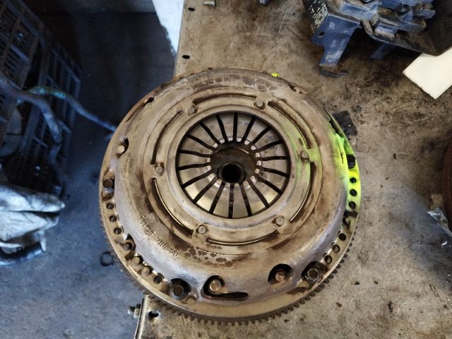 bontott FORD FOCUS C-MAX I Kuplung Szett Lendkerékkel