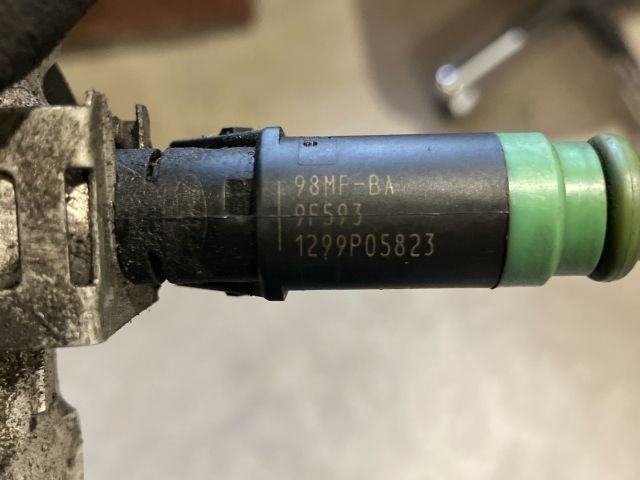 bontott FORD FOCUS C-MAX I Porlasztó Sor / Híd