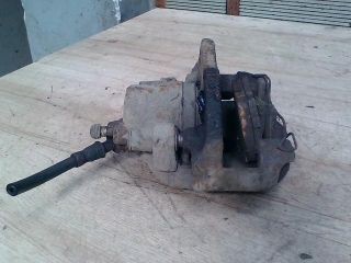 bontott FORD FOCUS C-MAX I Bal első Féknyereg Munkahengerrel