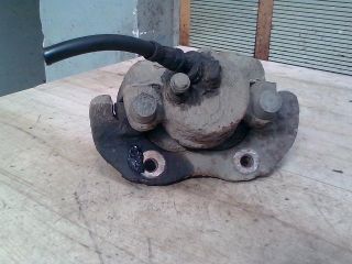 bontott FORD FOCUS C-MAX I Bal első Féknyereg Munkahengerrel