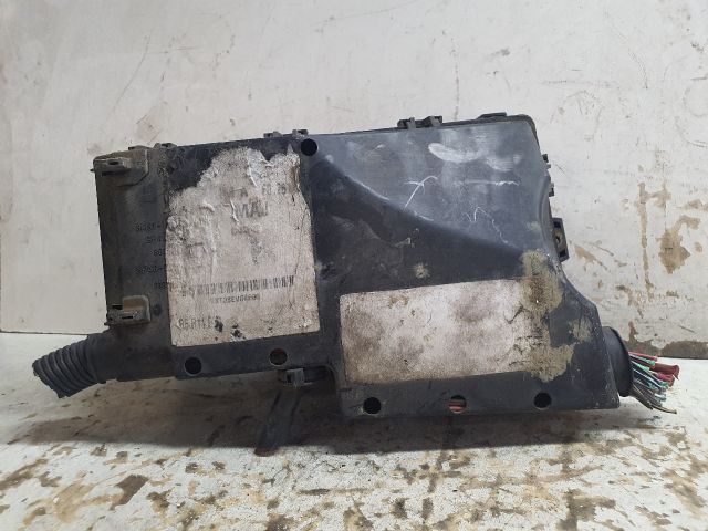 bontott FORD FOCUS C-MAX I Biztosítéktábla Motortér