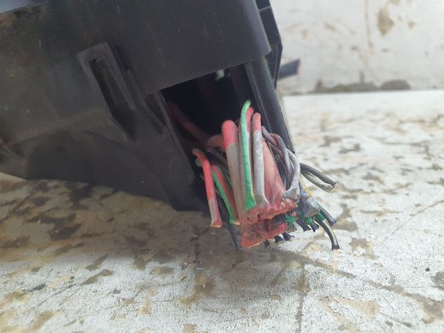 bontott FORD FOCUS C-MAX I Biztosítéktábla Motortér