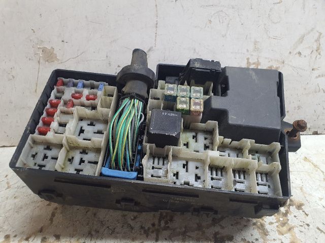 bontott FORD FOCUS C-MAX I Biztosítéktábla Motortér