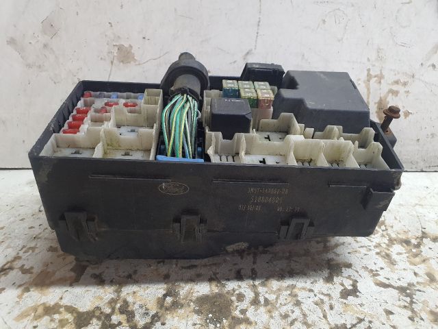 bontott FORD FOCUS C-MAX I Biztosítéktábla Motortér