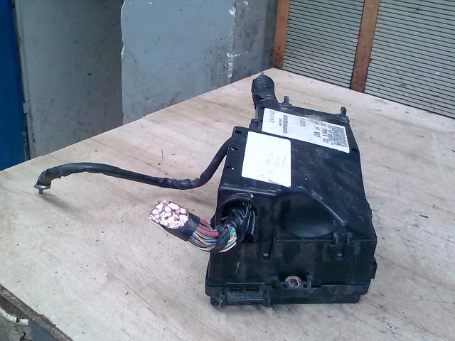 bontott FORD FOCUS C-MAX I Biztosítéktábla Motortér