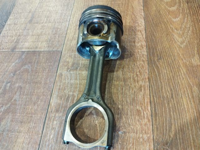 bontott FORD FOCUS C-MAX I Dugattyú és Hajtókar