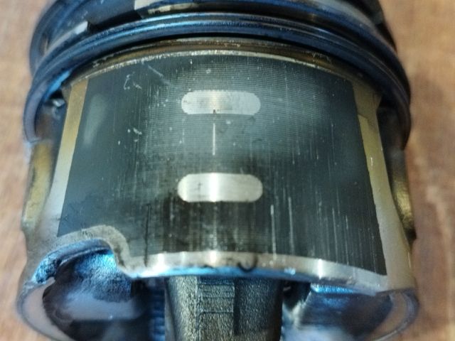 bontott FORD FOCUS C-MAX I Dugattyú és Hajtókar