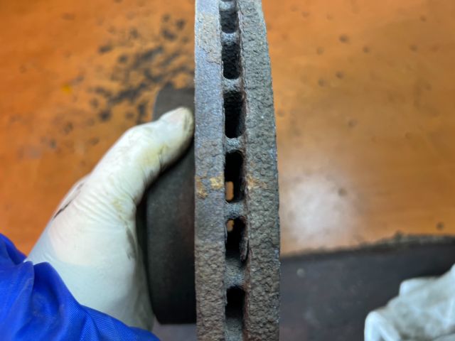 bontott FORD FOCUS C-MAX I Első Pár Féktárcsa