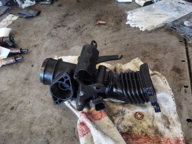 bontott FORD FOCUS C-MAX I Fojtószelep (Elektromos)