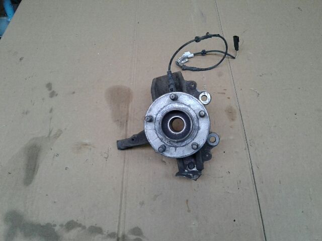 bontott FORD FOCUS C-MAX I Jobb első Csonkállvány Kerékaggyal