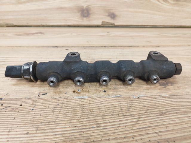 bontott FORD FOCUS C-MAX I Közösnyomócső