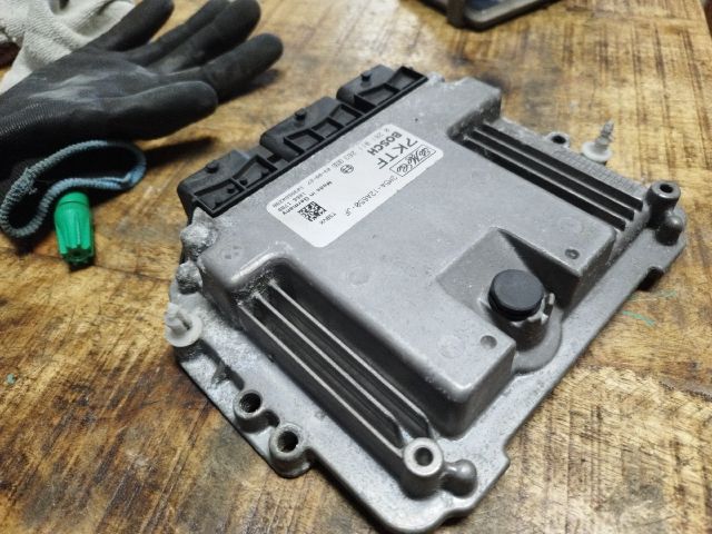 bontott FORD FOCUS C-MAX I Motorvezérlő