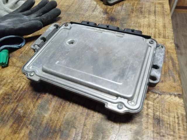 bontott FORD FOCUS C-MAX I Motorvezérlő