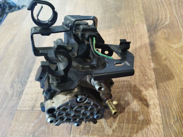 bontott FORD FOCUS C-MAX I Nagynyomású Szivattyú