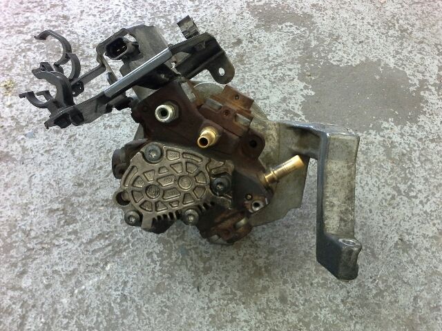 bontott FORD FOCUS C-MAX I Nagynyomású Szivattyú