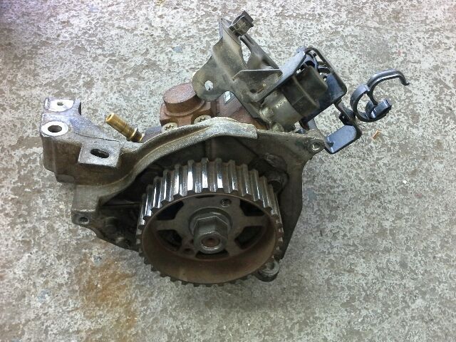 bontott FORD FOCUS C-MAX I Nagynyomású Szivattyú