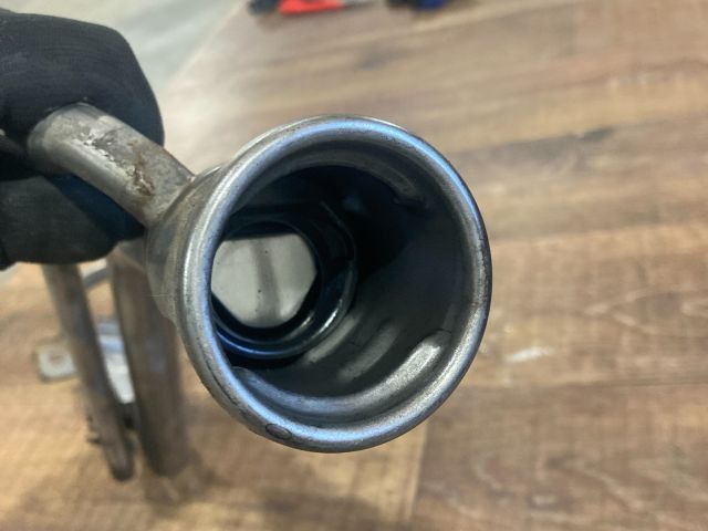 bontott FORD FOCUS C-MAX I Tankbetöltő Cső (Fém)