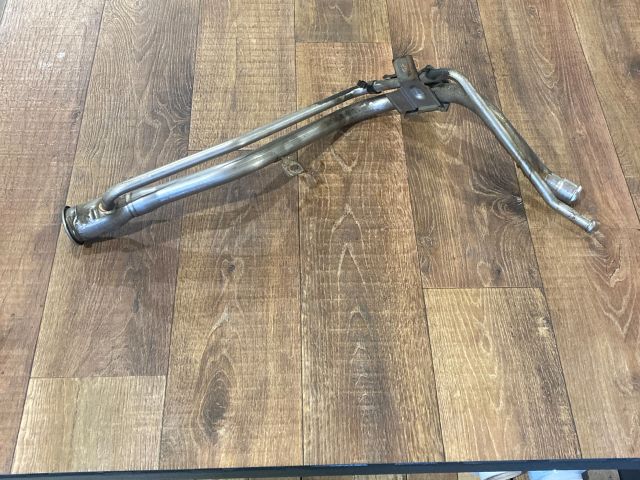 bontott FORD FOCUS C-MAX I Tankbetöltő Cső (Fém)