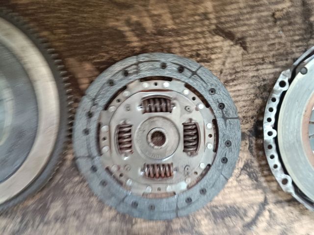 bontott FORD FOCUS C-MAX I Kuplung Szett Lendkerékkel