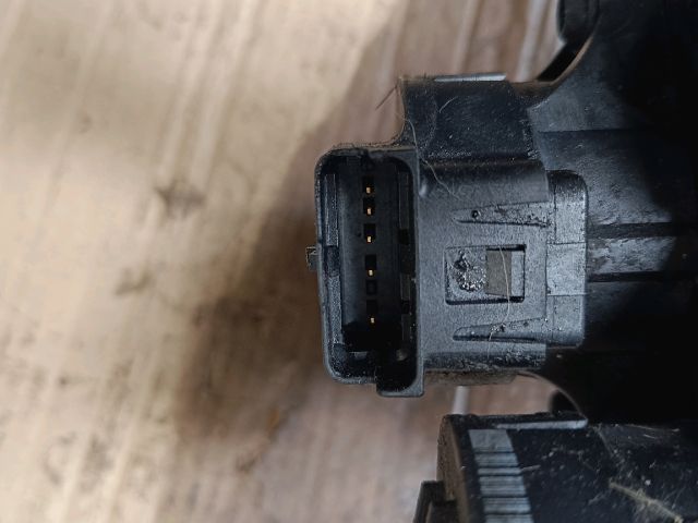 bontott FORD FOCUS C-MAX I Fojtószelep (Elektromos)