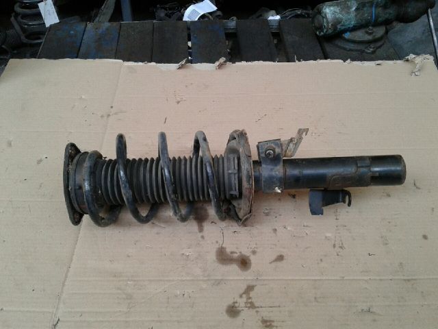 bontott FORD FOCUS C-MAX I Jobb első Gólyaláb (Lengécsillapító, Rugó)