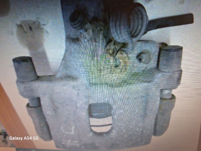 bontott FORD FOCUS C-MAX I Bal hátsó Féknyereg Munkahengerrel