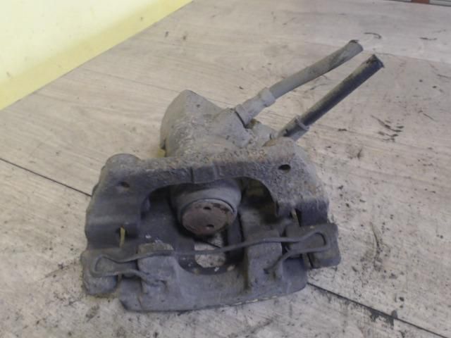 bontott FORD FOCUS C-MAX I Bal hátsó Féknyereg Munkahengerrel