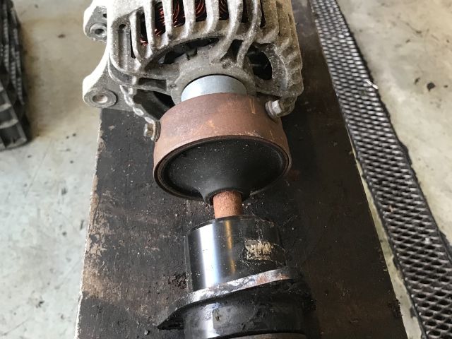 bontott FORD FOCUS C-MAX I Generátor