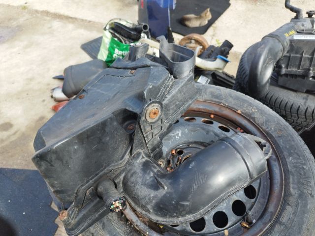 bontott FORD FOCUS C-MAX I Motorvezérlő Doboz (Műanyag)