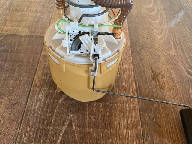 bontott FORD FOCUS C-MAX I Üzemanyagszint Jeladó