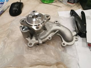 bontott FORD FOCUS C-MAX I Vízpumpa