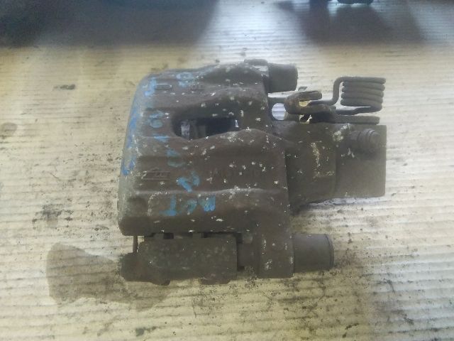 bontott FORD FOCUS C-MAX I Bal hátsó Féknyereg Munkahengerrel