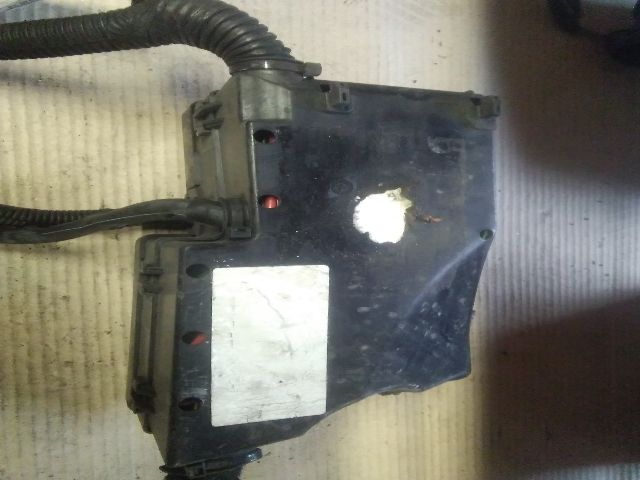 bontott FORD FOCUS C-MAX I Biztosítéktábla Motortér