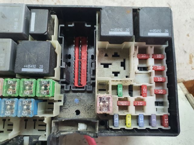 bontott FORD FOCUS C-MAX I Biztosítéktábla Motortér