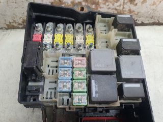 bontott FORD FOCUS C-MAX I Biztosítéktábla Motortér