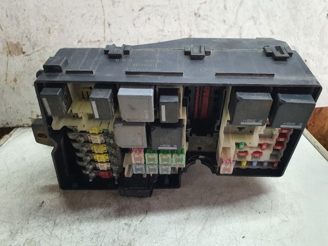 bontott FORD FOCUS C-MAX I Biztosítéktábla Motortér