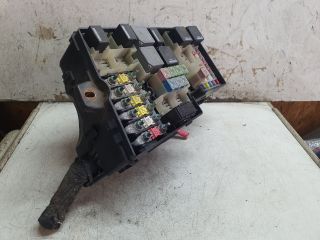 bontott FORD FOCUS C-MAX I Biztosítéktábla Motortér