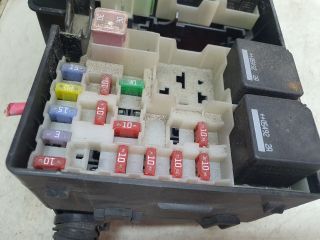 bontott FORD FOCUS C-MAX I Biztosítéktábla Motortér