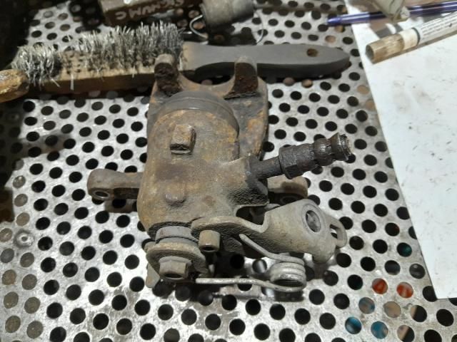 bontott FORD FOCUS C-MAX I Jobb hátsó Féknyereg Munkahengerrel