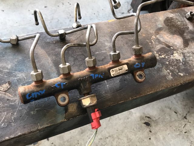 bontott FORD FOCUS C-MAX I Közösnyomócső