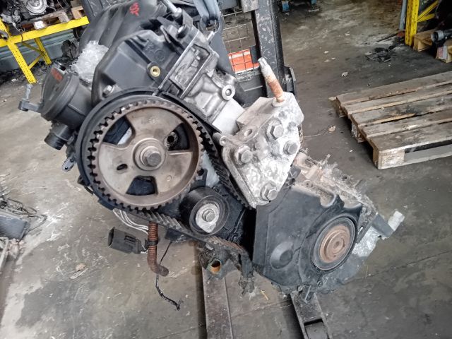 bontott FORD FOCUS C-MAX I Motor (Fűzött blokk hengerfejjel)