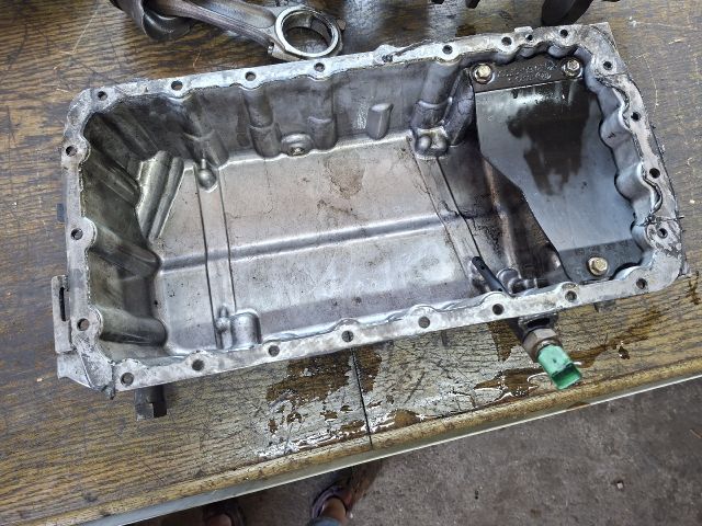 bontott FORD FOCUS C-MAX I Olajteknő