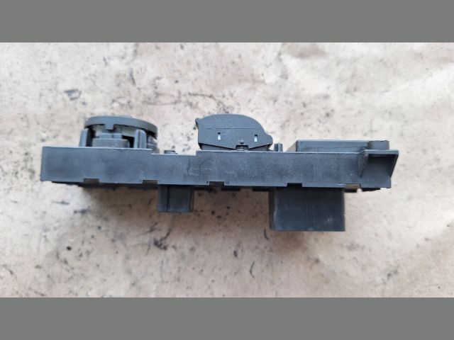 bontott FORD FOCUS C-MAX I Ablakemelő Kapcsoló Négyes / Kettes