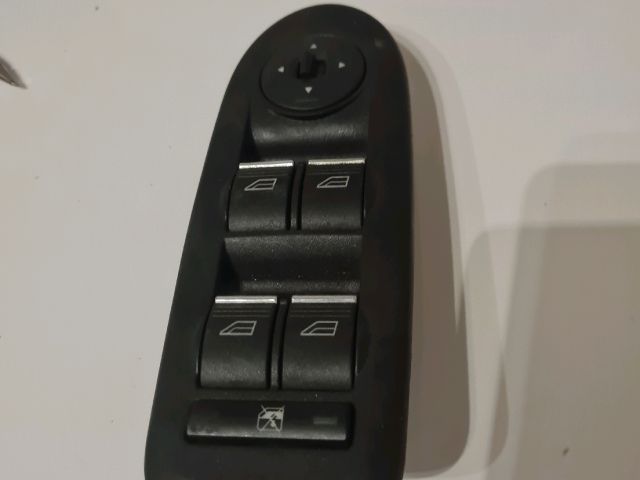 bontott FORD FOCUS C-MAX I Ablakemelő Kapcsoló Négyes / Kettes